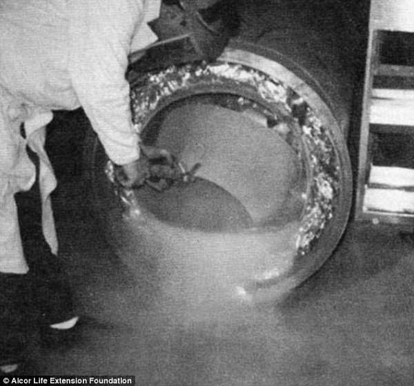 Thi thể Bedford được đưa vào một quan tài, chở về nhà riêng rồi sau đó chuyển đến trung tâm đông lạnh Cryo - Care ở Phoenix, Arizona. Năm 1977, vì chi phí bảo quản cơ thể Bedford ngày một tăng cao nên con trai ông đã phải đem cơ thể cha về đặt tại nhà, thỉnh thoảng tự nạp ni tơ lỏng.