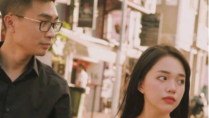 Linh Ngọc Đàm và chàng Bụt là cặp đôi cực đẹp trong làng game Việt trước đây. Khi Linh buồn, anh chàng đã ở bên động viên, an ủi rồi dần dần cả hai có cảm tình và đã quyết định tiến đến một mối quan hệ nghiêm túc.