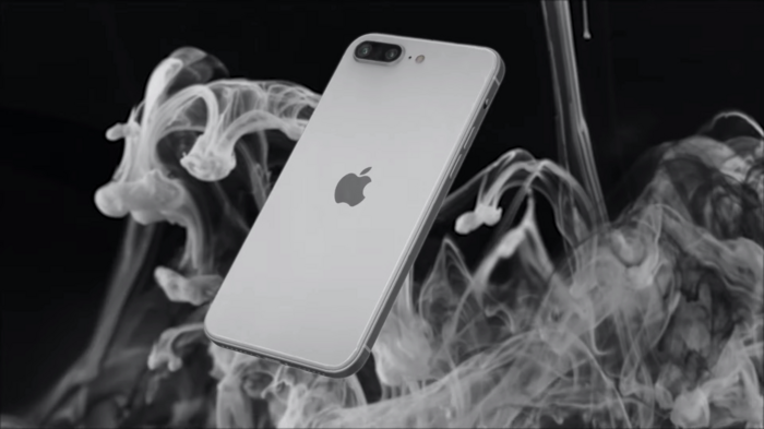 Ở mặt lưng, iPhone SE Plus của concept của Phone Industry được cho làcó mặt lưng làm từ kính cường lực, đi kèm cụm camera kép đặt ở góc trái trên cùng và logo Apple được đặt ở giữa.