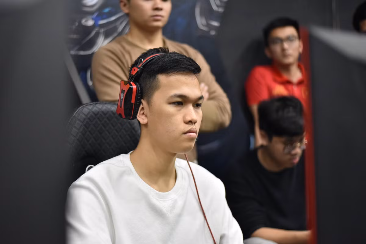 Được biết, với công việc stream trên nền tảng Facebook Gaming, Chim Sẻ Đi Nắng có thể thu về hơn 600 triệu đồng trong một tháng.