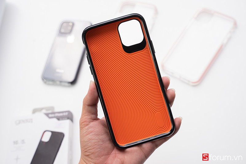 Tháo bỏ ốp lưng. Nhiều khi đây là “thủ phạm vô hình” chặn sóng điện thoại nhưng chúng ta ít khi nhận ra. Nếu vừa đổi ốp lưng mới và cảm thấy kết nối 4G không ổn, hãy thử tháo ốp xem tình trạng kết nối có được cải thiện hay không. Nếu lí do từ ốp lưng, hãy đổi sao một chiếc khác là được.