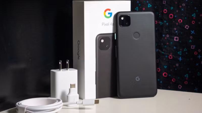 Smartphone kích thước nhỏ tốt nhất: Pixel 4A. Ngày nay, rất khó để tìm thấy một chiếc điện thoại có kích thước nhỏ vừa phải, vì hầu như smartphone ở mọi mức giá đang dần có kích thước lớn hơn. Google đã tìm cách lược bỏ nhiều thứ để mang đến một chiếc điện thoại vừa đủ dùng, hãng đã làm điều đó một cách hoàn hảo đi kèm với một mức giá phải chăng. Pixel 4a là kết quả cho quá trình nghiên cứu đó và là một sự lựa chọn hoàn hảo cho những ai không thích màn hình cỡ lớn.