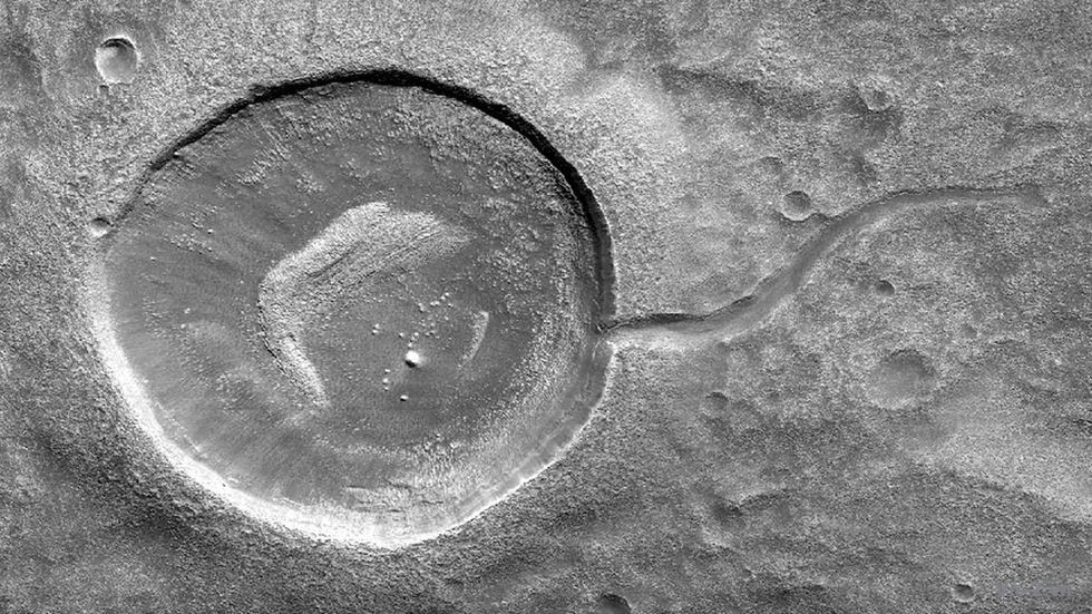 Nòng nọc khổng lồ? đây đơn giản chỉ thể hiện vùng có dòng nước chảy qua mà thôi.