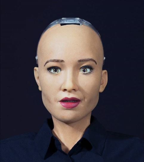 Sofia, robot của Hanson Robotics đồng thời là công dân người máy đầu tiên trên thế giới. Sofia là Đại sứ Công nghệ cho Chương trình Phát triển Liên Hợp Quốc.