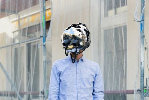 EYEsect là một thiết bị thử nghiệm nhằm tái tạo trải nghiệm thị giác giống như loài tắc kè hoa, với hai mắt lập thể, đảo chiều và cho hai hình ảnh khác nhau.