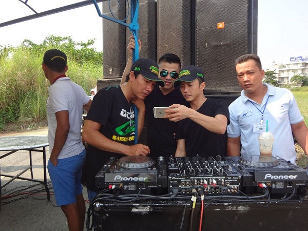 Hay iPhone 6 Plus từng "làm mưa làm gió" cộng đồng công nghệ một thời.