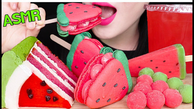 Vì chỉ tập trung thưởng thức và tạo ra các âm thanh sống động, Jane hầu như chỉ xuất hiện trước khán giả với mỗi… đôi môi của mình.