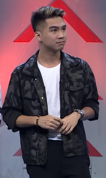 PewPew thường xuyên được các fan hâm mộ cũng như cộng đồng mạng gọi vui là "doanh nhân thành đạt". Sở dĩ như vậy vì sau khi đã quá thành công và trở thành một trong những cái tên streamer nổi tiếng nhất, anh chàng đã chuyển hướng sang bán bánh mỳ, nuôi ao tôm và cũng đã gặt hái được một số thành công nhất định.