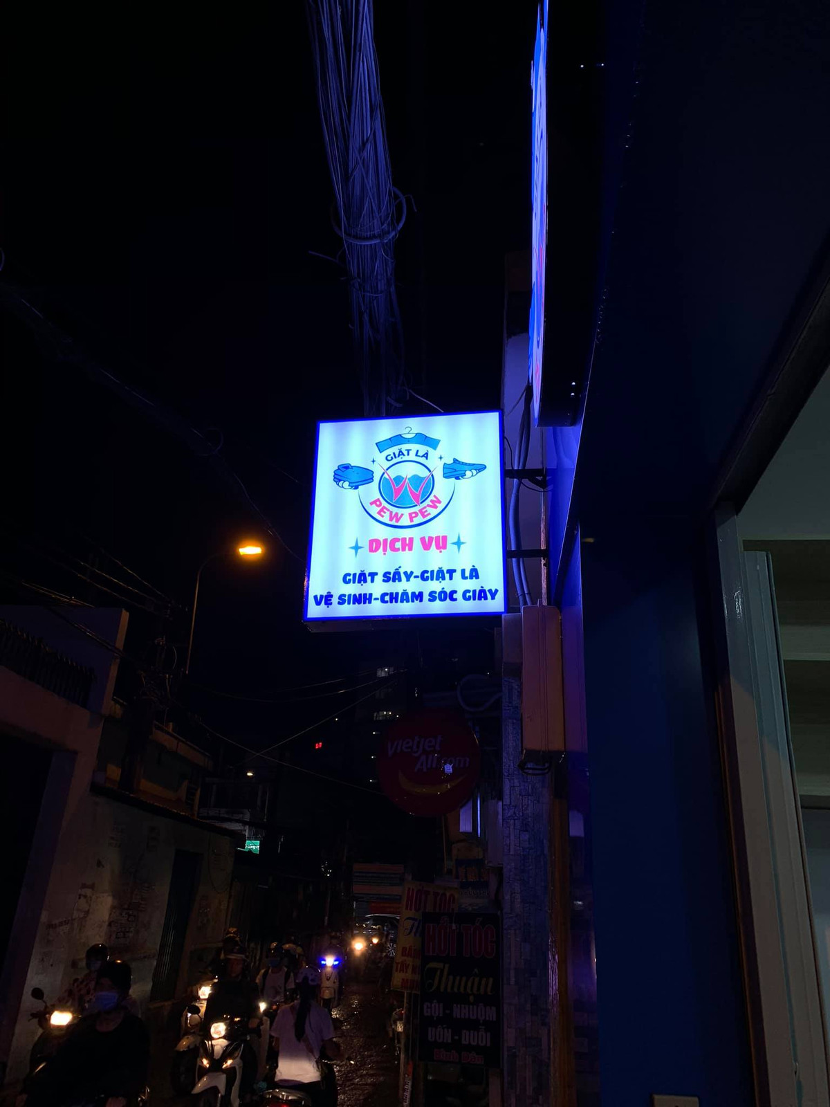 Việc lấn sân sang... giặt là của chàng streamer tiếp tục nhận được sự quan tâm và ủng hộ của cộng đồng fan hâm mộ.