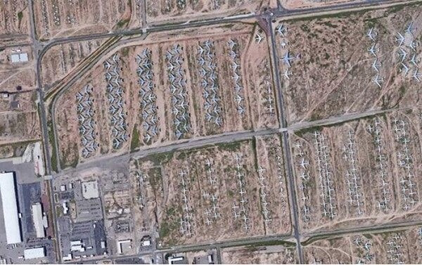 Nghĩa trang máy bay: Khi máy bay không còn sử dụng được nữa, chúng được đưa đến một nơi gọi là "nghĩa địa máy bay'' ở Tuscon, Arizona.