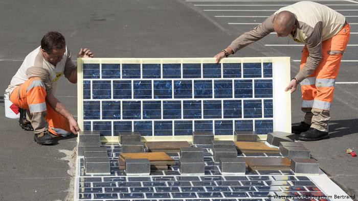 Hiện có không ít các quốc gia như Hà Lan, Pháp, Hàn Quốc… đã sử dụng năng lượng mặt trời (NLMT) để phát triển những con đường sử dụng hoàn toàn bằng nguồn năng lượng này.