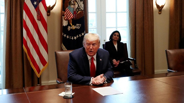 Trước đó, Tổng thống Mỹ Donald Trump đã cùng các doanh nghiệp hàng đầu nước này họp bàn về việc phối hợp chống dịch. Không thể phủ nhận các ông lớn công nghệ cùng một loạt ứng dụng khoa học tiên tiến có vai trò quan trọng trong công tác đẩy lùi Covid-19.