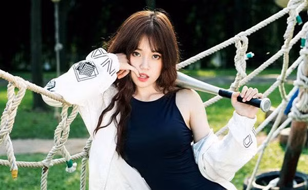 Nữ streamer hot nhất nhì Việt Nam sở hữu sức hút với hơn 1,1 triệu người follow trên Instagram và hơn 1,7 triệu người subscribe trên YouTube.