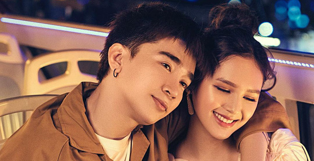 Bên cạnh làm người mẫu, hot girl Phạm Trang, hay còn được gọi là Xoài Non cũng tham gia đóng MV cho nhiều ca sĩ. Mới gần đây, cô nàng nhận lời mời đóng nữ chính cho Chi Dân trong Chỉ cần anh giả vờ.