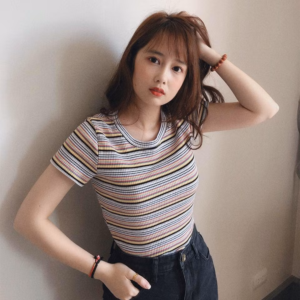 Tuy nhiên, người mở lời trước lại là Quỳnh Anh, cô nàng bật đèn xanh thì anh chàng mới trở nên mạnh dạn hơn và chính thức ngỏ lời làm bạn trai vào dịp giáng sinh năm 2016.