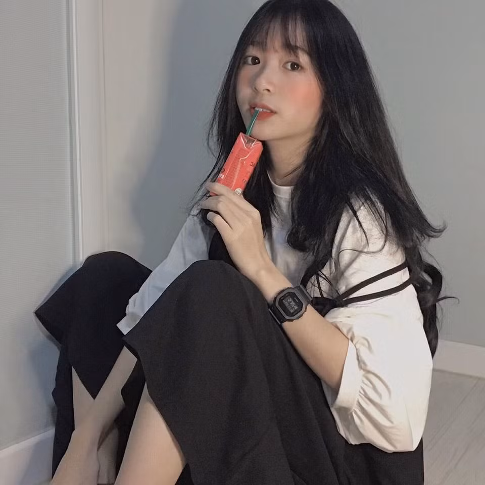 Ngoài ra, cô nàng cũng lên tiếng "dằn mặt" những fan hâm mộ chỉ chạy theo phong trào với đặc điểm "thắng thì tung hô, thua lại vùi dập."