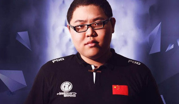 Mới đây nam streamer còn chia sẻ trên stream của mình về dự định sẽ bổ sung vào bộ sưu tập của mình chiếc Lykan Hypersport có giá 20 triệu tệ (tương đương 70 tỷ đồng).