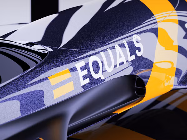 Các phi công đến từ Không quân Mỹ sẽ thực hiện các lần bay thử để đưa ra đánh giá về xe điện bay Airspeeder. Sau đó đưa vào cuộc đua xe điện bay đầu tiên của thế kỉ 21 dự kiến diễn ra trong năm nay.