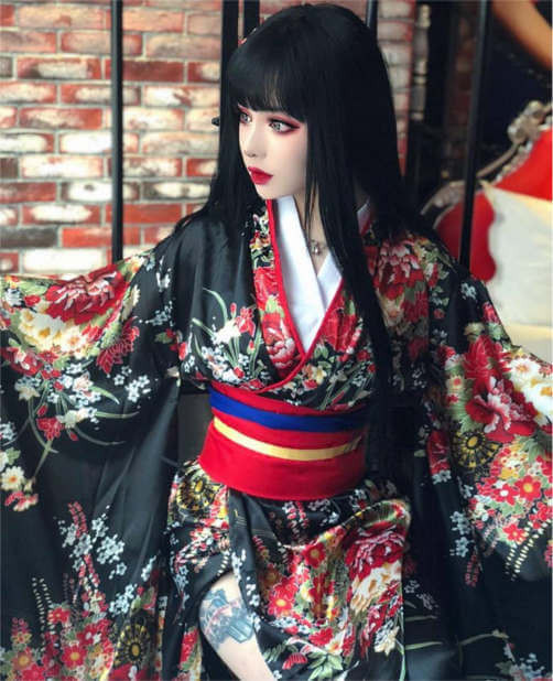 Chính vì thế, 9X còn được biết đến trên các diễn đàn với biệt danh "búp bê sống".