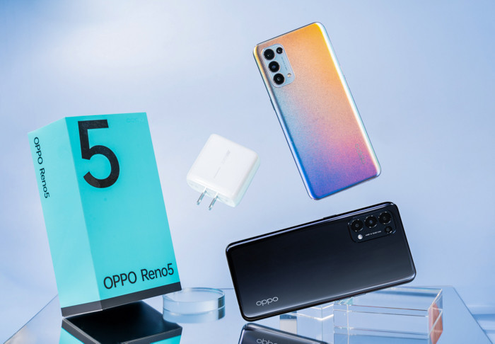 Smartphone được giảm bớt độ dày cạnh đáy màn hình thêm 28% so với Reno4, xuống còn chỉ 3.98 mm, đạt tỷ lệ màn hình-trên-thân máy lên đến 91.7% (so với 90.7% trên Reno4).