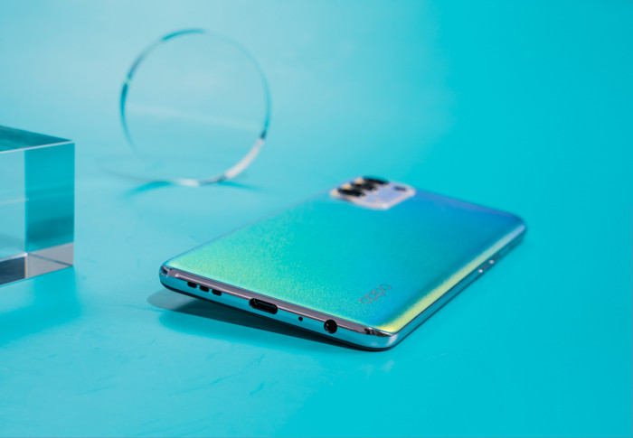 Sạc siêu nhanh 50W là một trong những tính năng hữu ích nhất với người dùng. Với công suất tối đa cao hơn 66.6% so với thế hệ trước, sạc siêu nhanh 50W có thể sạc Reno5 từ 0% lên 80% chỉ trong 31 phút và sạc đầy 100% thiết bị chỉ trong 48 phút.