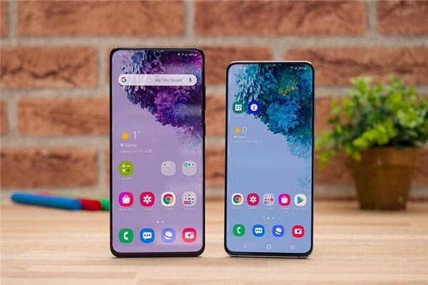  4. Galaxy S20+, S20: Bộ đôi siêu phẩm của Samsung ra đời được trang bị viên pin ''khổng lồ'' và hiện là một trong những chiếc điện thoại có pin kéo dài nhất khi streaming video. Người dùng thoải mái sử dụng chiếc smartphone này để xem video mà không cần quá lo lắng về việc phải sạc pin.