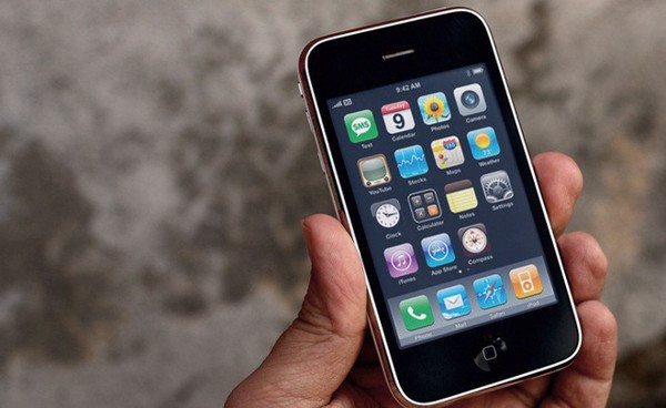 Điện thoại này màn hình đẹp không? Câu hỏi này sẽ hợp thời ở cách đây khoảng 1 thập kỷ khi phần lớn điện thoại vẫn còn sử dụng màn hình tính theo mật độ màu ví dụ như 256 ngàn màu hay có chiếc lên tới 16 triệu màu đã là cực đỉnh rồi.