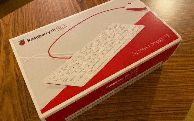 Quy cách đóng gói của bàn phím vừa vặn trong một hộp bìa nhỏ.