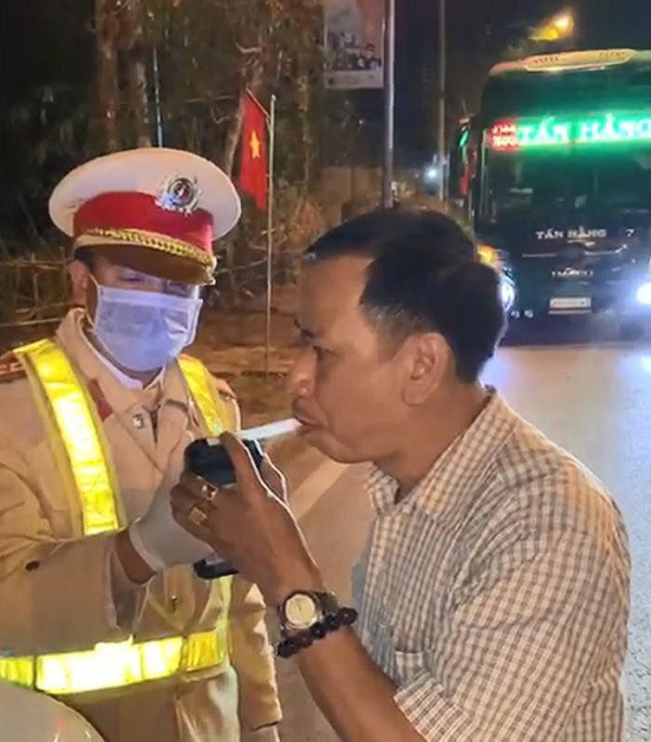 Sơn La thu hồi 62 giấy phép lái xe do vi phạm nồng độ cồn.