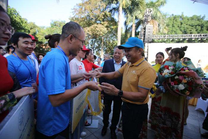 Giải đấu năm nay thu hút hơn 500 vận động viên gồm các đội chuyên nghiệp và đội phong trào, doanh nghiệp, đại sứ quán.