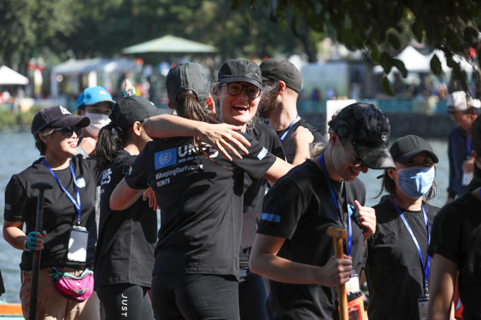 Không chỉ có sức hút với nam giới mà bộ môn thể thao này cũng được các bóng hồng rất yêu thích.