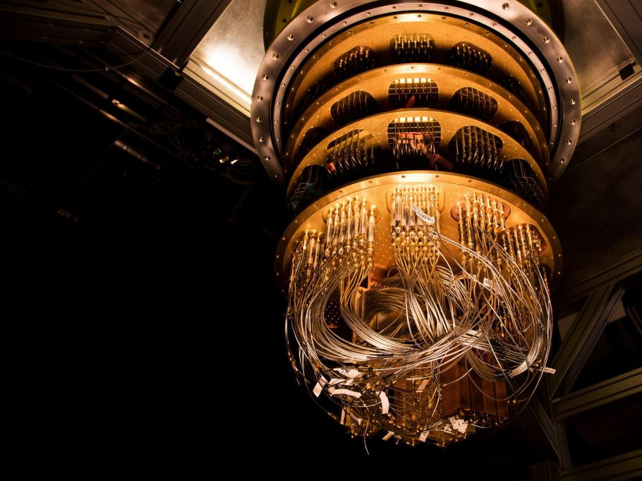 Máy tính lượng tử của Google mất khoảng 200 giây (3 phút 20 giây) để thực hiện xong phép toán mà IBM Summit, siêu máy tính mạnh nhất thế giới, ước tính phải mất 10.000 năm mới giải xong