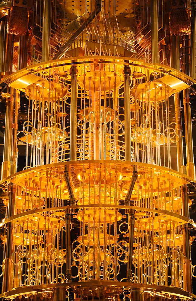 IBM là tập đoàn công nghệ ra mắt máy tính lượng tử thương mại đầu tiên trên thế giới và họ hiện đang lên kế hoạch ra mắt siêu máy tính lượng tử lớn nhất thế giới.