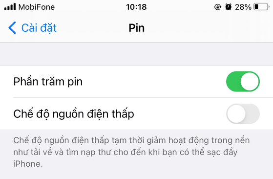 Nếu iPhone sắp hết pin, bạn hãy bật Low power mode (chế độ nguồn điện thấp). Khi được kích hoạt, iPhone sẽ tạm thời ngừng tải email mới, hạn chế làm mới ứng dụng trong nền và tắt hiệu ứng hình ảnh. Apple cho biết, chế độ Low power mode (nguồn điện thấp) có thể cải thiện thời lượng pin thêm 3 giờ.