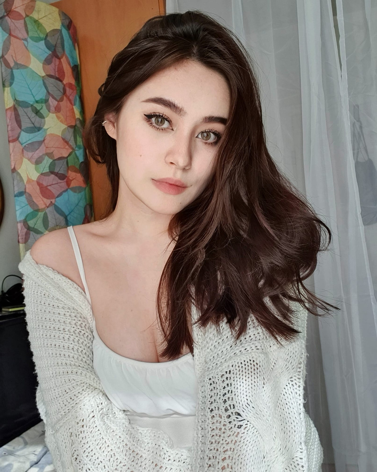 Jade Anh Ngô dùng Instagram được 3 năm và có hơn 260.000 lượt theo dõi. Tất cả đều nhờ vào nhan sắc xinh đẹp hiếm có này.