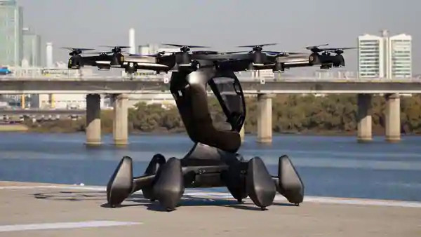 Máy bay có thể cất cánh, hạ cánh thẳng đứng trong đô thị, sử dụng động cơ điện nên tiếng ồn nhỏ.