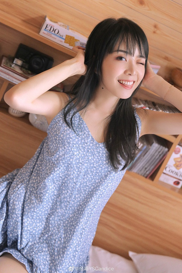 Vẫn là nụ cười tỏa nắng và đôi mắt biết cười, nhan sắc ngọt ngào của Candice giờ đây đã trở thành biểu tượng của sắc đẹp trong lĩnh vực thể thao điện tử.