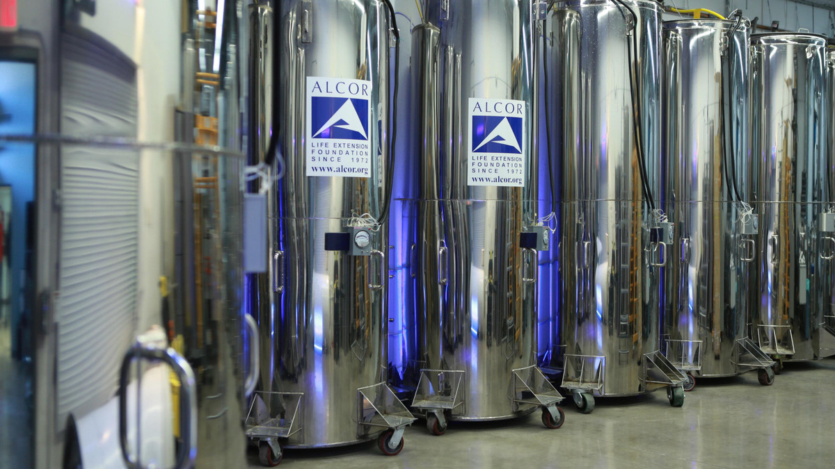 Cryonics (công nghệ đông lạnh cơ thể để hồi sinh) nghe có vẻ như khoa học viễn tưởng nhưng thực sự là nó đã tồn tại. Có những công ty sẽ làm đông cơ thể ngay khi bạn chết, để sau đó bạn có thể sống lại khi công nghệ và y học đã đủ tiên tiến.