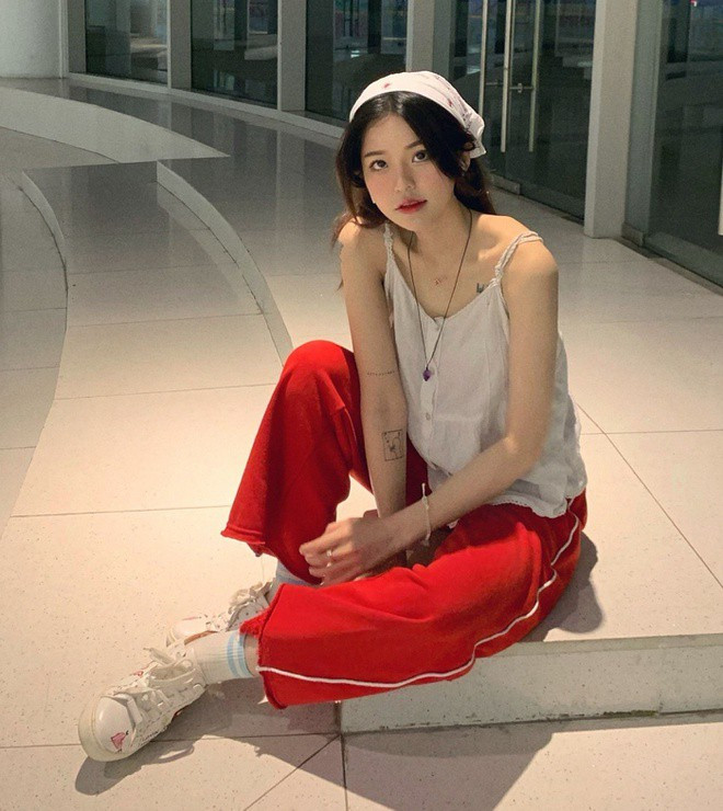 Trước kia, Gia Mẫn là thành viên của team FFQ LOFI. Mới đây, cô chuyển sang thi đấu cho team VGM và giành chức vô địch LMHT Việt Nam dành cho các nữ tuyển thủ.