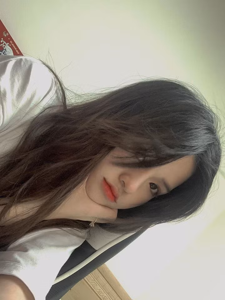 Những ngày trong tuần, Gia Mẫn thường livestream LMHT trên trang cá nhân và giao lưu với người hâm mộ.