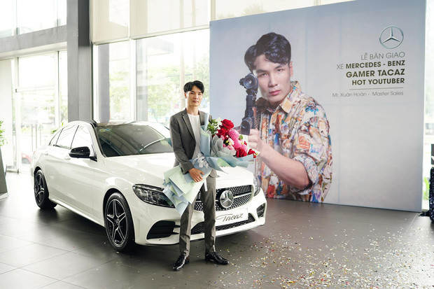 Thành viên mới nhất gia nhập hội streamer sở hữu xe tỷ đồng chính là Tacaz.