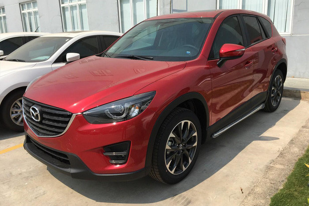 Trước đó, Độ Mixi cũng đã kịp tậu chiếc Mazda CX-5 để cùng vu vi với vợ con.