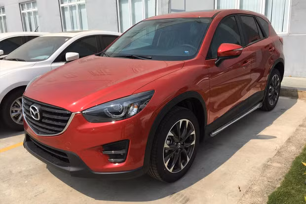 Trước đó, Độ Mixi cũng đã kịp tậu chiếc Mazda CX-5 để cùng vu vi với vợ con.