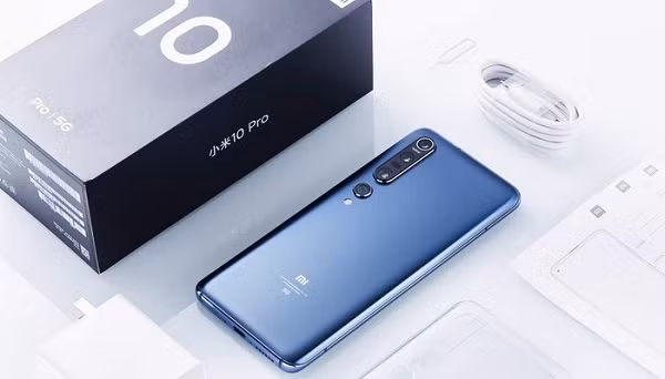 Cùng vị trí với Oppo Find X2 Pro là Xiaomi Mi 10 Pro có tổng điểm đánh giá 124.