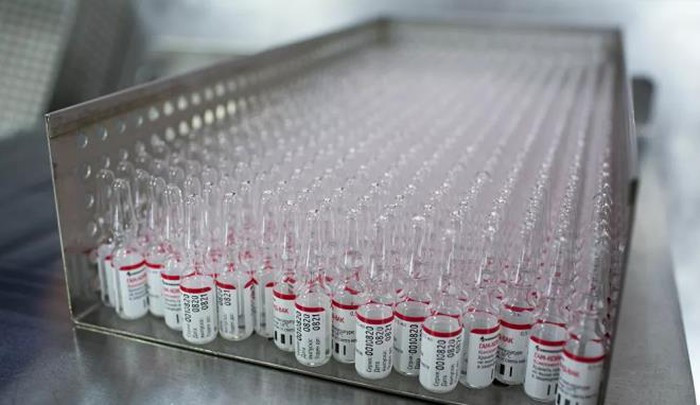Theo Nga, tổng sản lượng vắc xin mà nhà máy dược phẩm Binnopharm có thể đạt tới 500 triệu liều trong năm 2021. Bộ trưởng Y tế Nga Mikhail Murashko cho hay, lô vaccine COVID-19 đầu tiên của Nga sẽ được đưa vào sử dụng trong 2 tuần tới.
