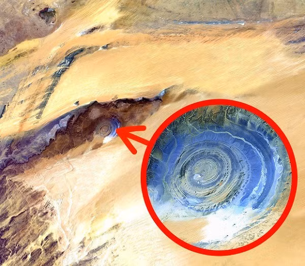 Cấu trúc Richat, hay còn được biết đến là "Con mắt của châu Phi" có kích thước lớn đến nỗi các Phi Hành Gia còn dùng nó để định hướng. Cấu trúc này tạo nên do sự xói mòi, không liên quan gì đến các vụ va chạm thiên thạch.