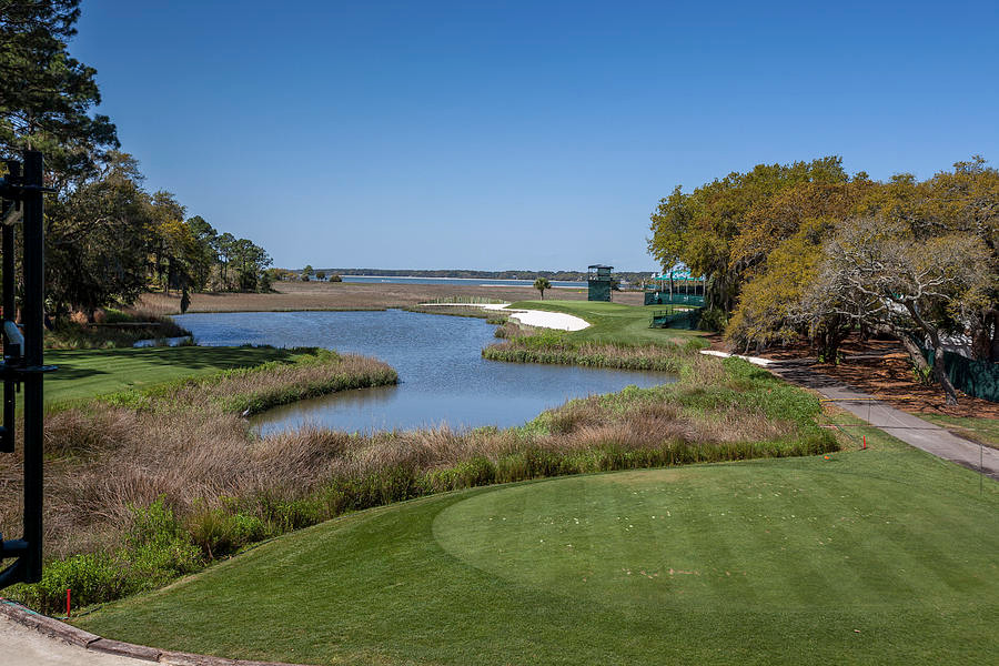 Sân golf này có độ dài chỉ 7099 yards - tương đối ngắn với một sự kiện như PGA Tour, độ dốc 148, Par 71 và rating 75.6. Những con số này được nhiều chuyên gia đánh giá là có thể mang đến một tuần “khủng khiếp” nhất cho người chơi.