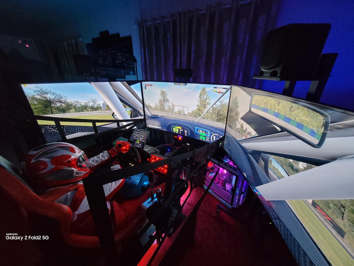 Dàn máy khủng khiến bất kì một game thủ nào cũng phải ao ước.