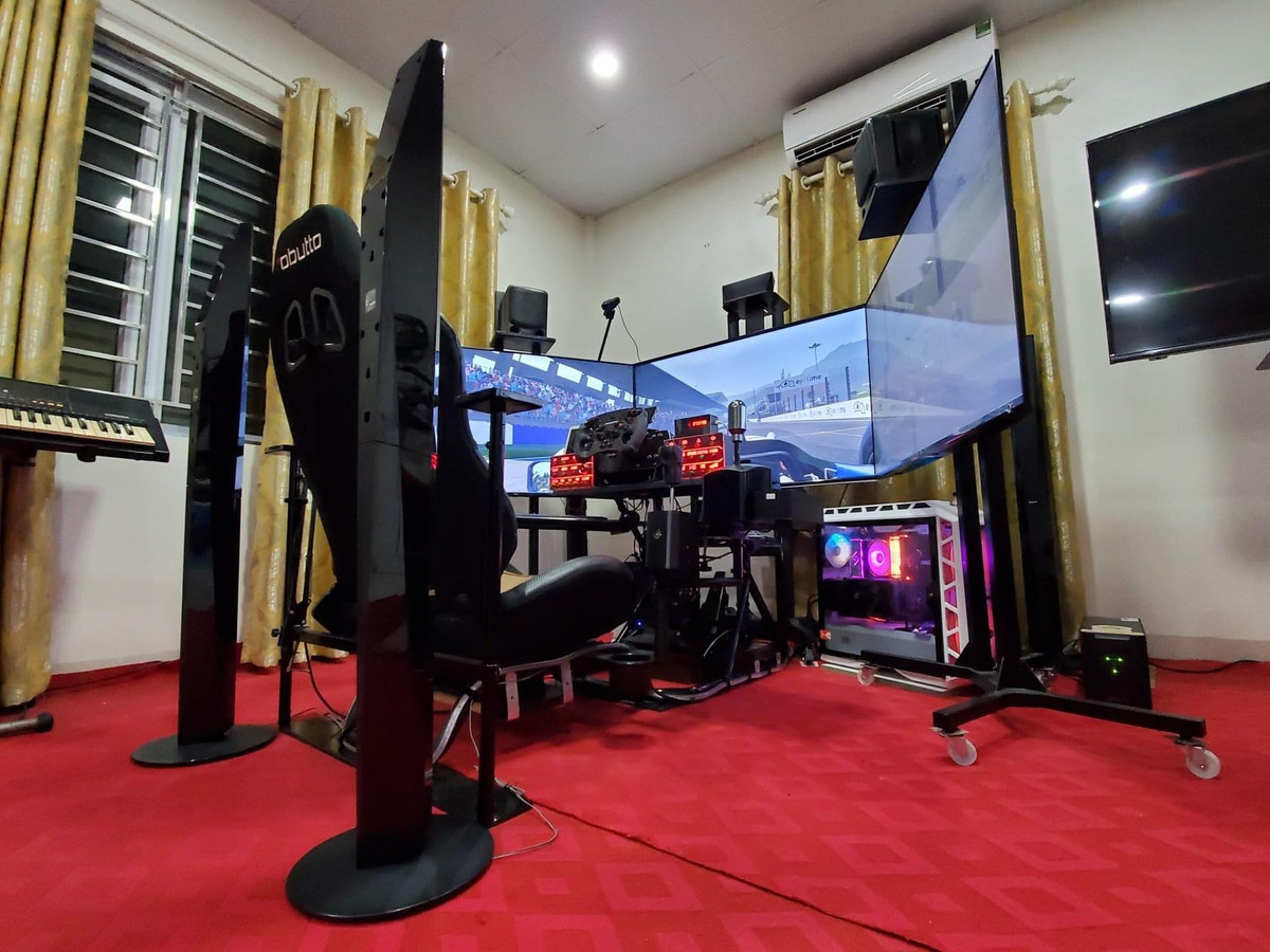 Hệ thống âm thanh 5.1 6100 của Sony cho hiệu ứng âm thanh chân thực hơn cũng được anh Hoàng sử dụng cho góc máy của mình.