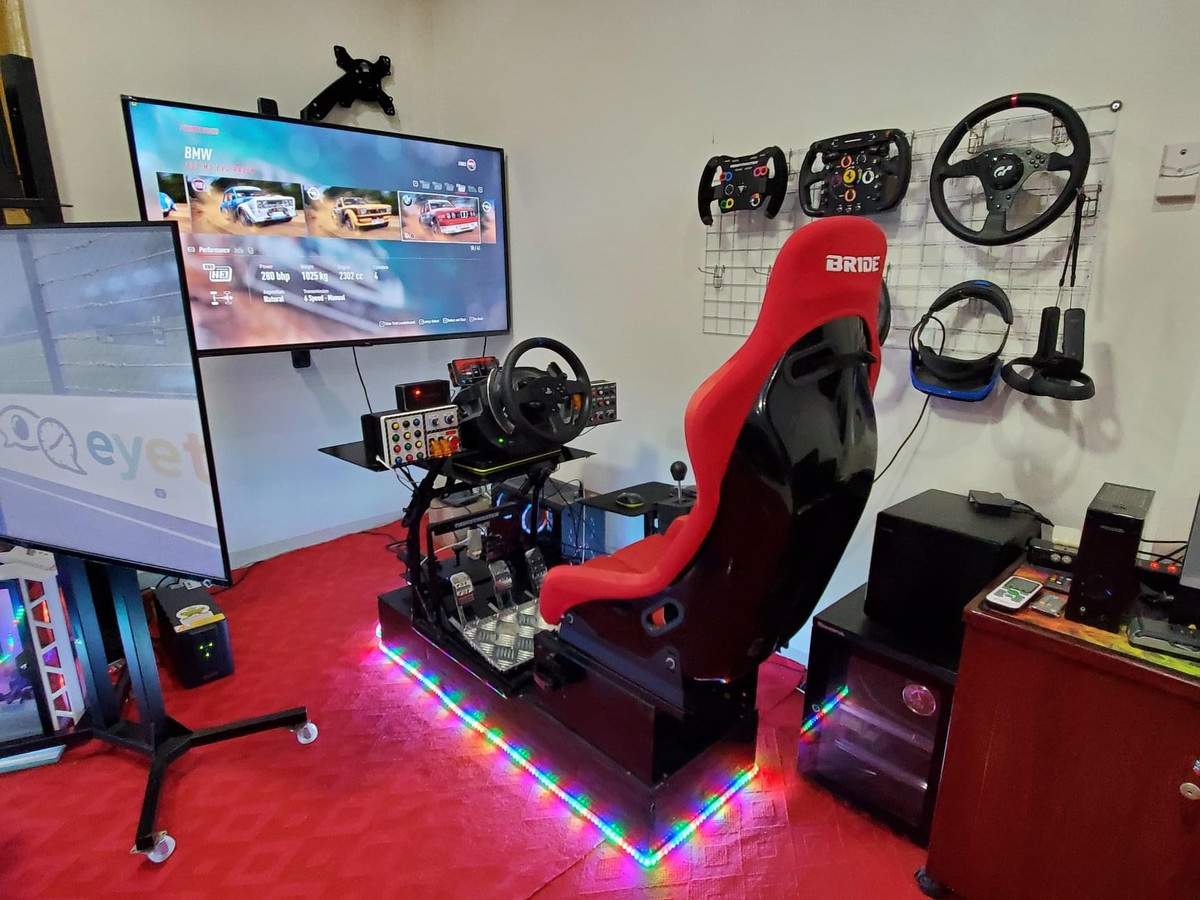 Góc máy của con trai tuy có đơn giản hơn nhưng vẫn được trang bị đầy đủ các phụ kiện, linh kiện hiện đại, mạnh mẽ.